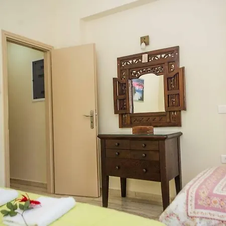Διαμέρισμα Comfy Nest In A Garden, 1,5km To The Sandy Beach