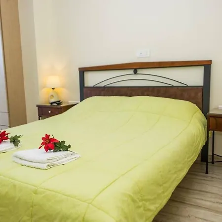 Comfy Nest In A Garden, 1,5km To The Sandy Beach Διαμέρισμα Kánalos